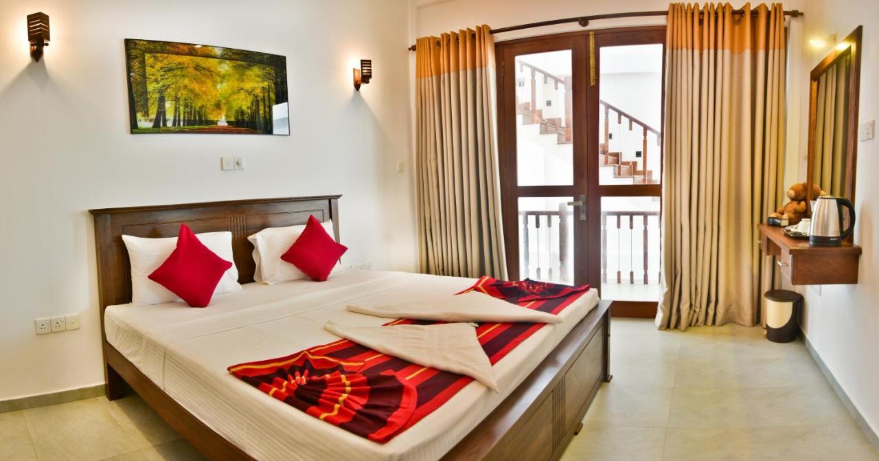 Rominrich Otel Hikkaduwa Dış mekan fotoğraf